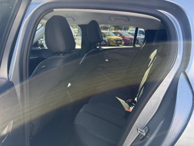 Peugeot 208 image 3