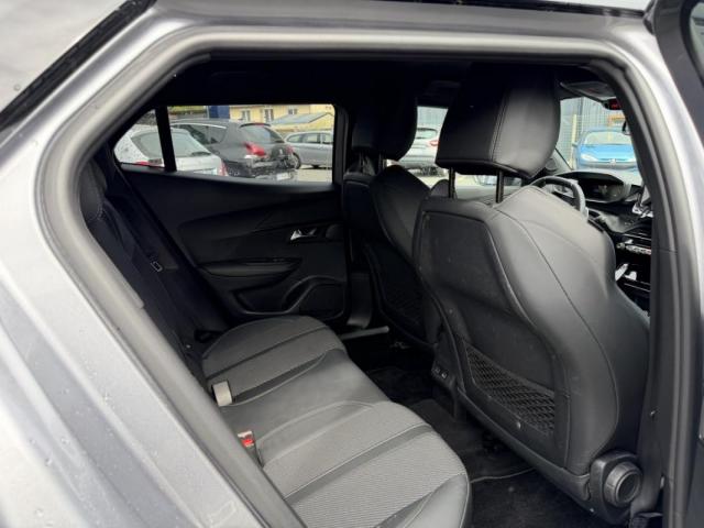 Peugeot 2008 image 8