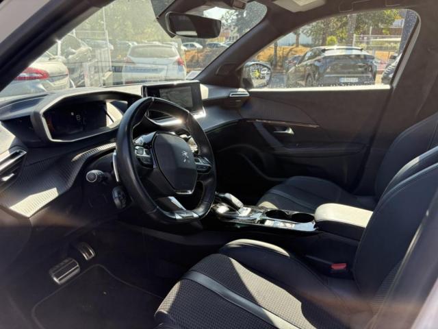 Peugeot 2008 image 3