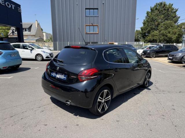 Peugeot 208 image 3