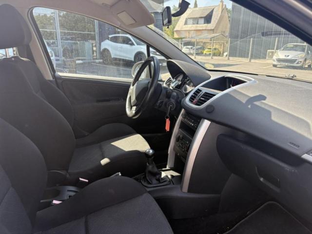Peugeot 207 image 1