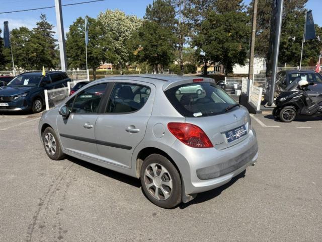 Peugeot 207 image 2