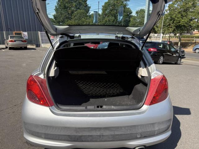 Peugeot 207 image 8