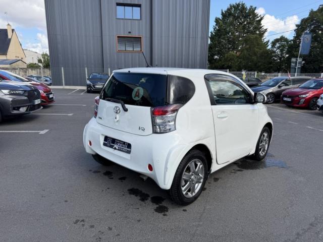 Toyota Iq image 8