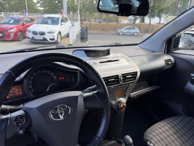 Toyota Iq image 4