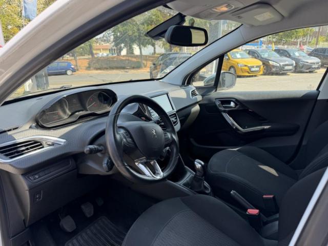 Peugeot 208 image 7