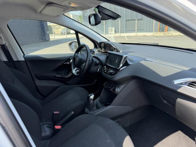 Peugeot 208 image 3
