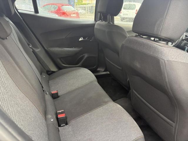 Peugeot 2008 image 8