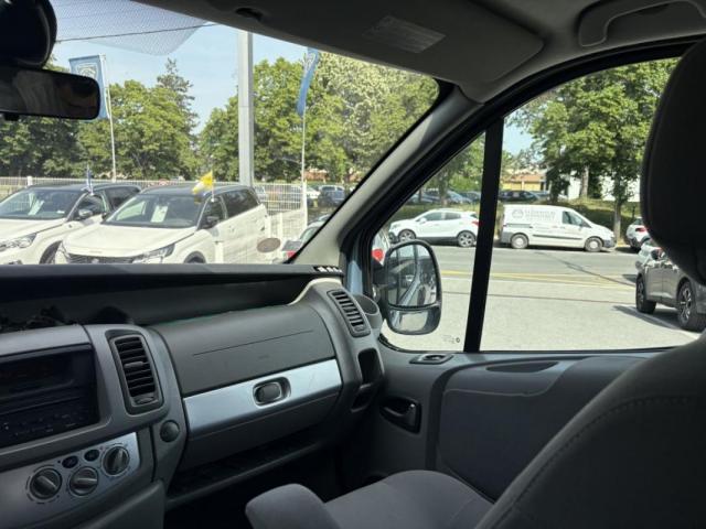 Renault Trafic image 2