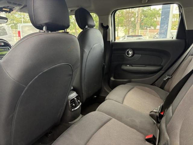 Mini Clubman image 2