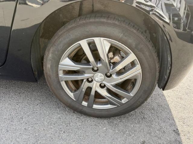 Peugeot 208 image 8