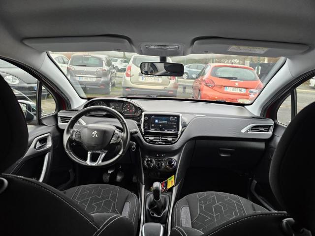 Peugeot 2008 image 2
