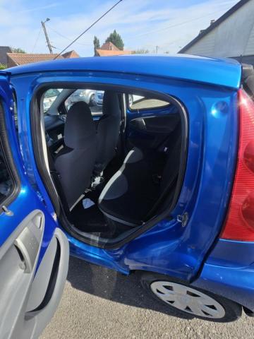 Peugeot 107 image 6