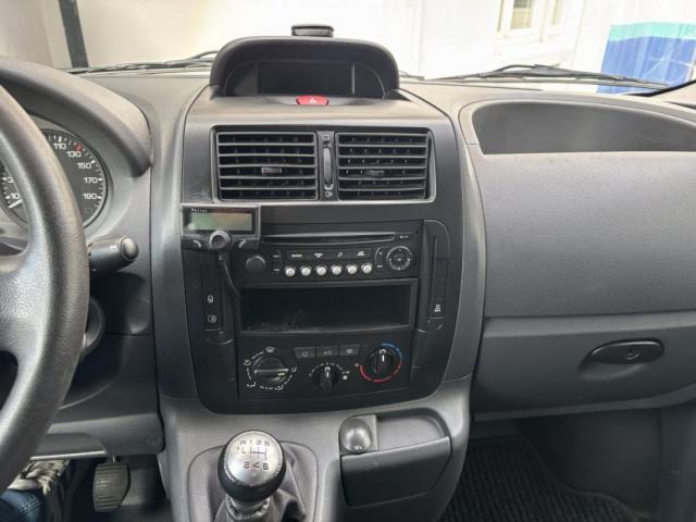 Citroen Jumpy image 8