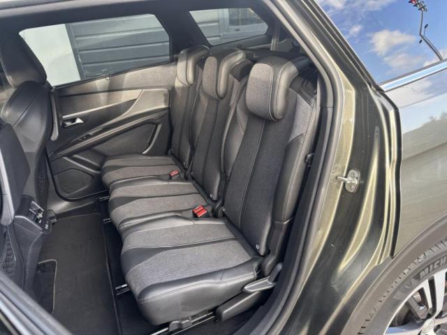 Peugeot 5008 image 9