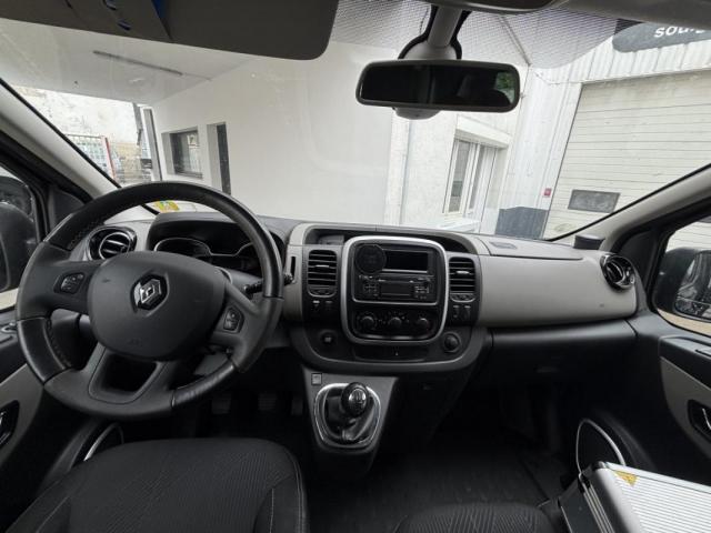 Renault Trafic image 2