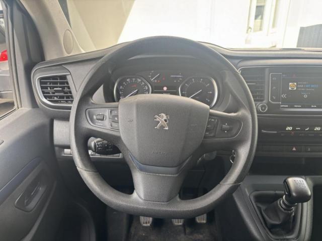 Peugeot Traveller image 9
