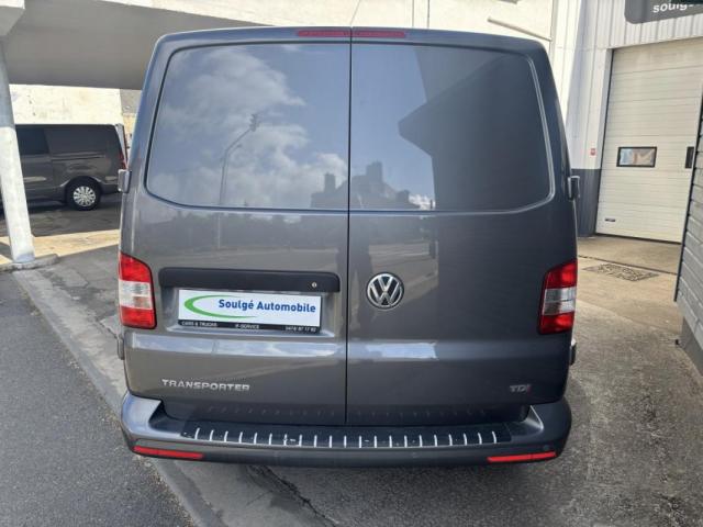 Volkswagen Transporter image 9