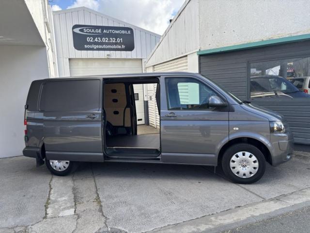 Volkswagen Transporter image 2