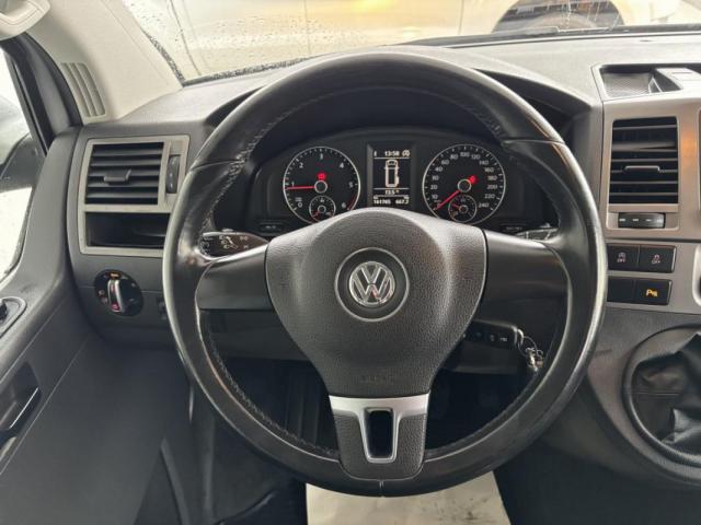 Volkswagen Multivan image 9