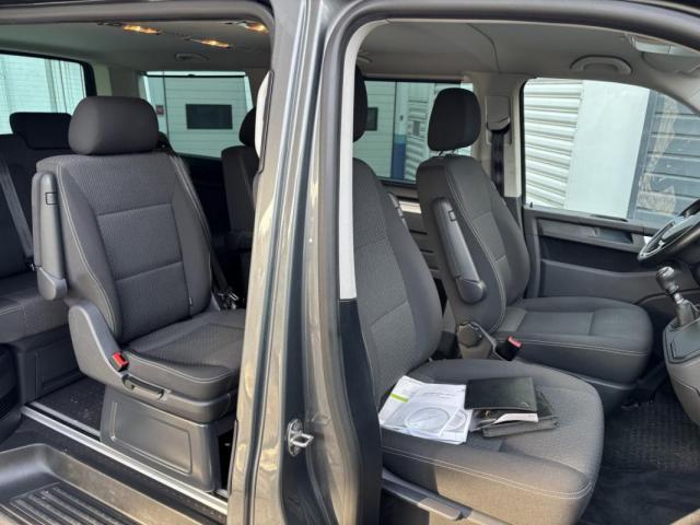 Volkswagen Multivan image 6