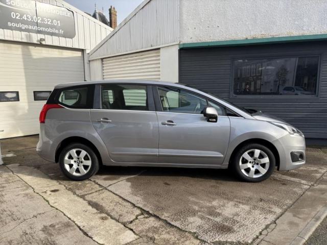 Peugeot 5008 image 5