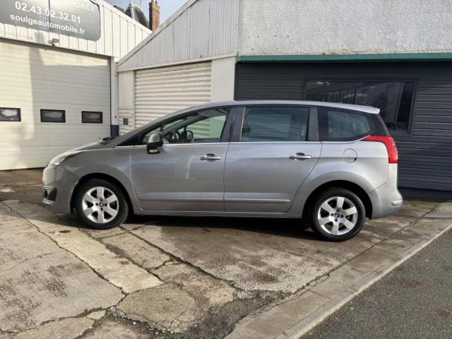 Peugeot 5008 image 1