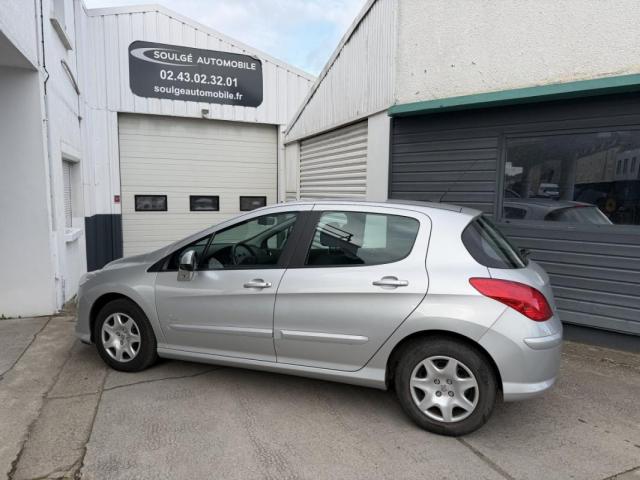 Peugeot 308 image 1