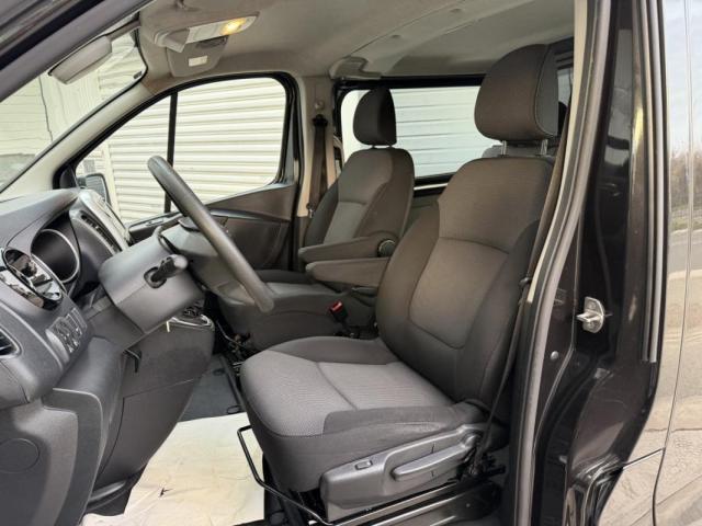 Nissan Nv300 image 6