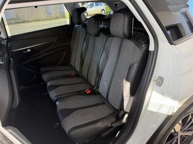 Peugeot 5008 image 8