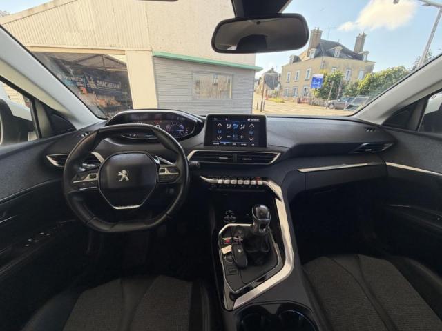 Peugeot 5008 image 1