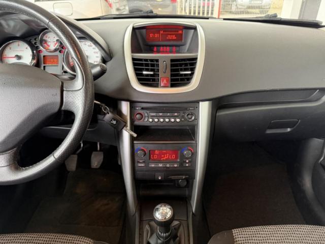 Peugeot 207 image 7