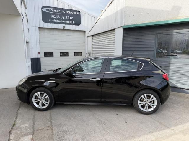 Alfa Romeo Giulietta image 2