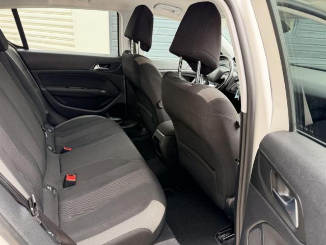 Peugeot 308 image 2
