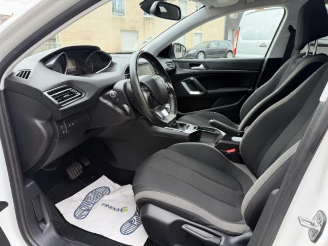Peugeot 308 image 8
