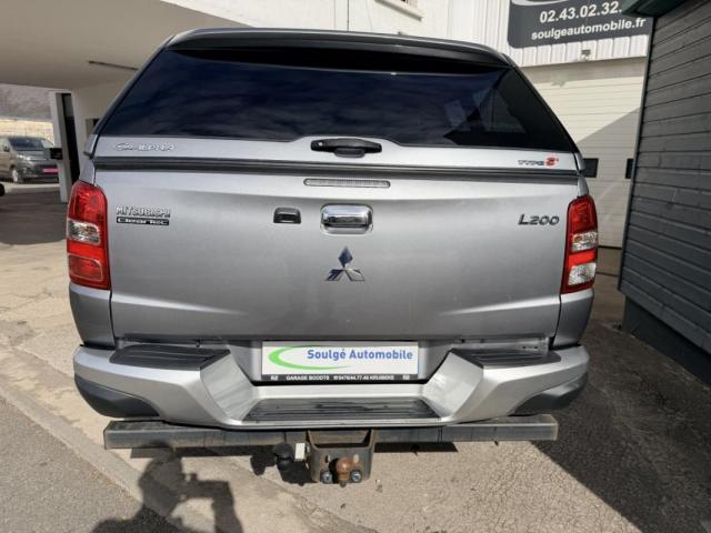 Mitsubishi L200 image 8