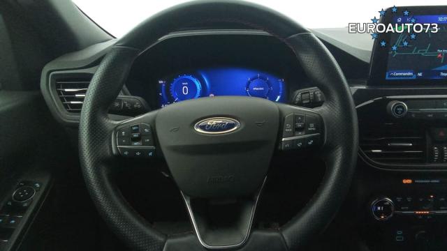 Ford Kuga image 9