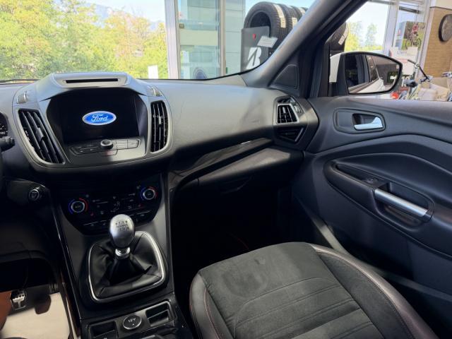 Ford Kuga image 6