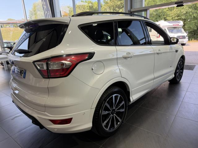 Ford Kuga image 9