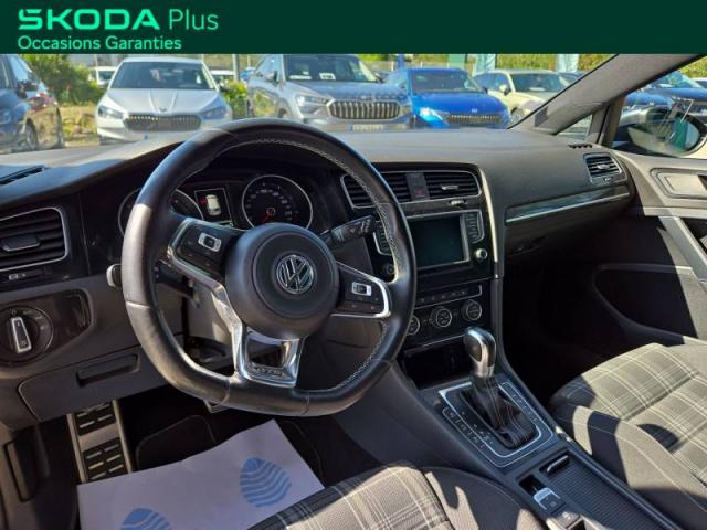 Volkswagen Golf image 9