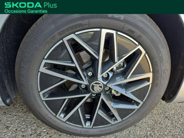 Skoda Octavia image 2