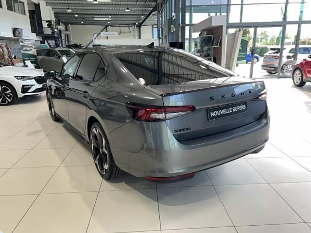 Skoda Superb image 2