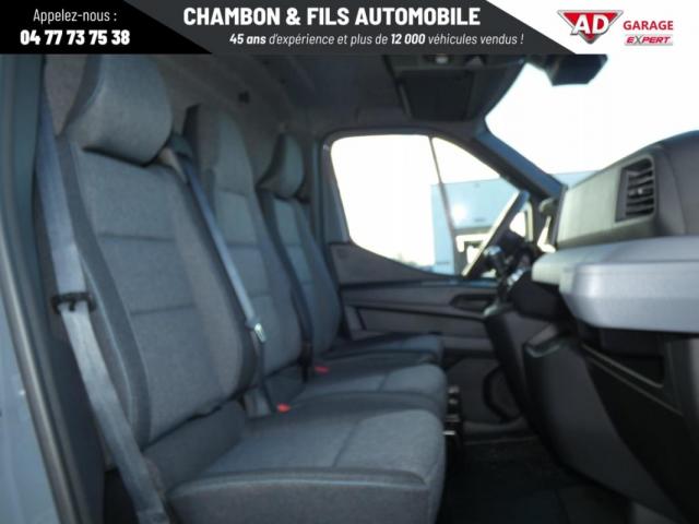 Renault Master image 2