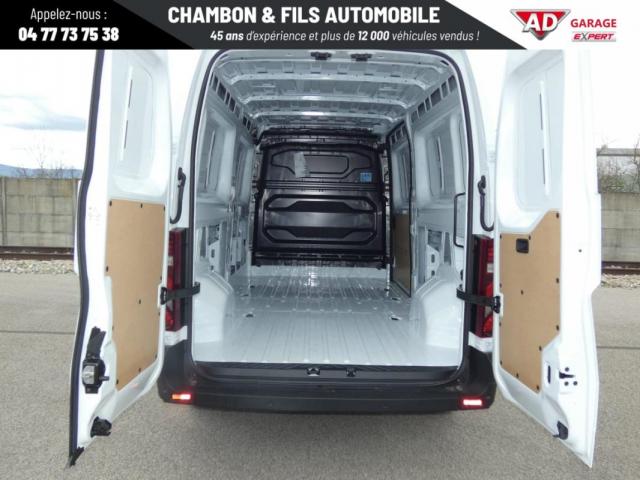 Renault Master image 3