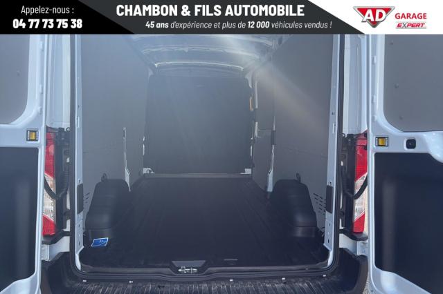 Ford Transit image 6