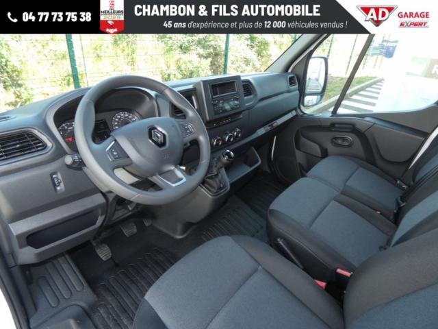 Renault Master image 2