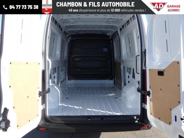 Renault Master image 2