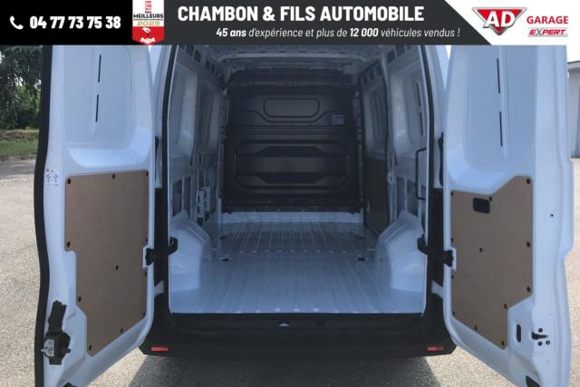 Renault Master image 2