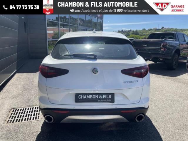Alfa Romeo Stelvio image 4