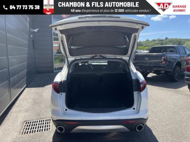 Alfa Romeo Stelvio image 1